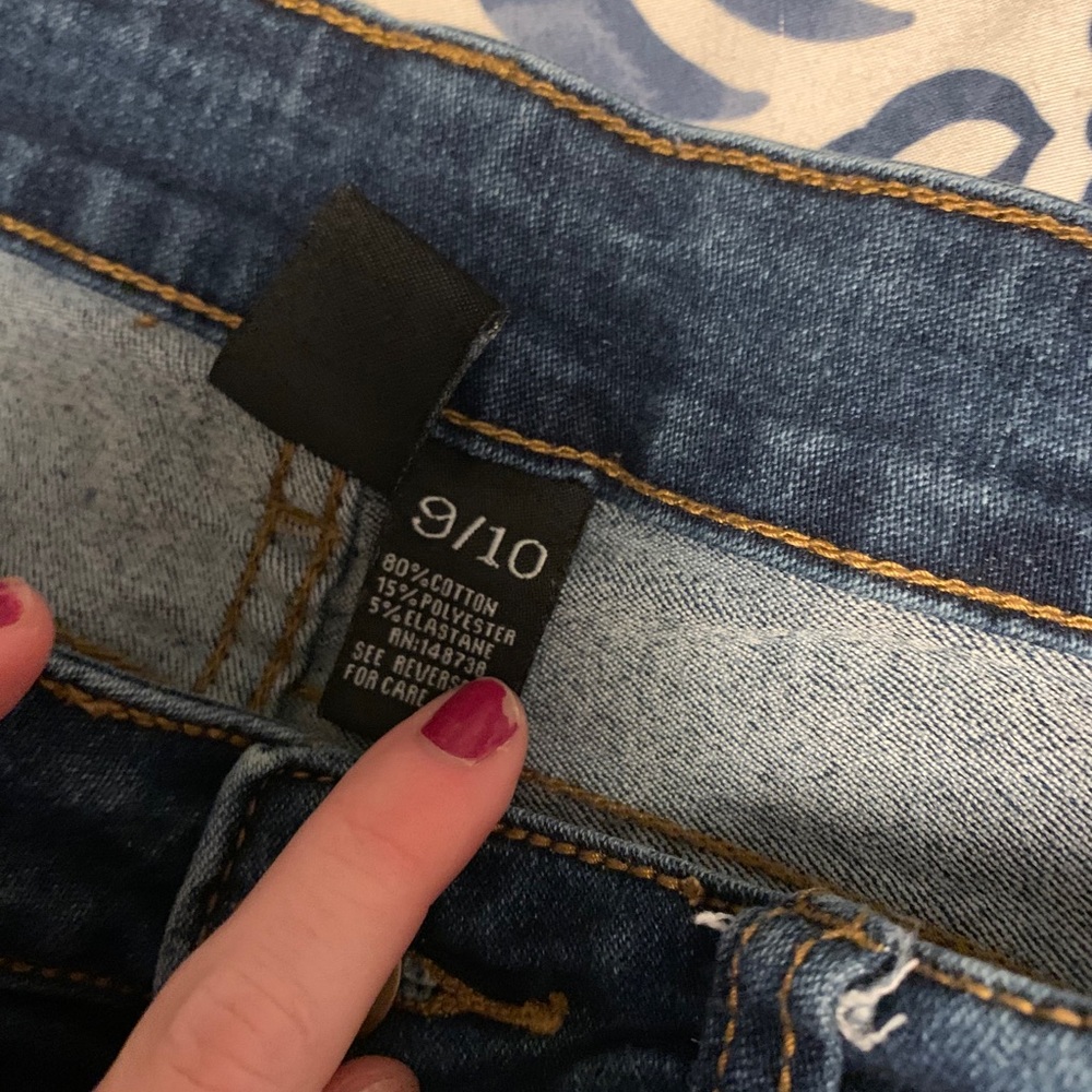 Lightly ripped jeans